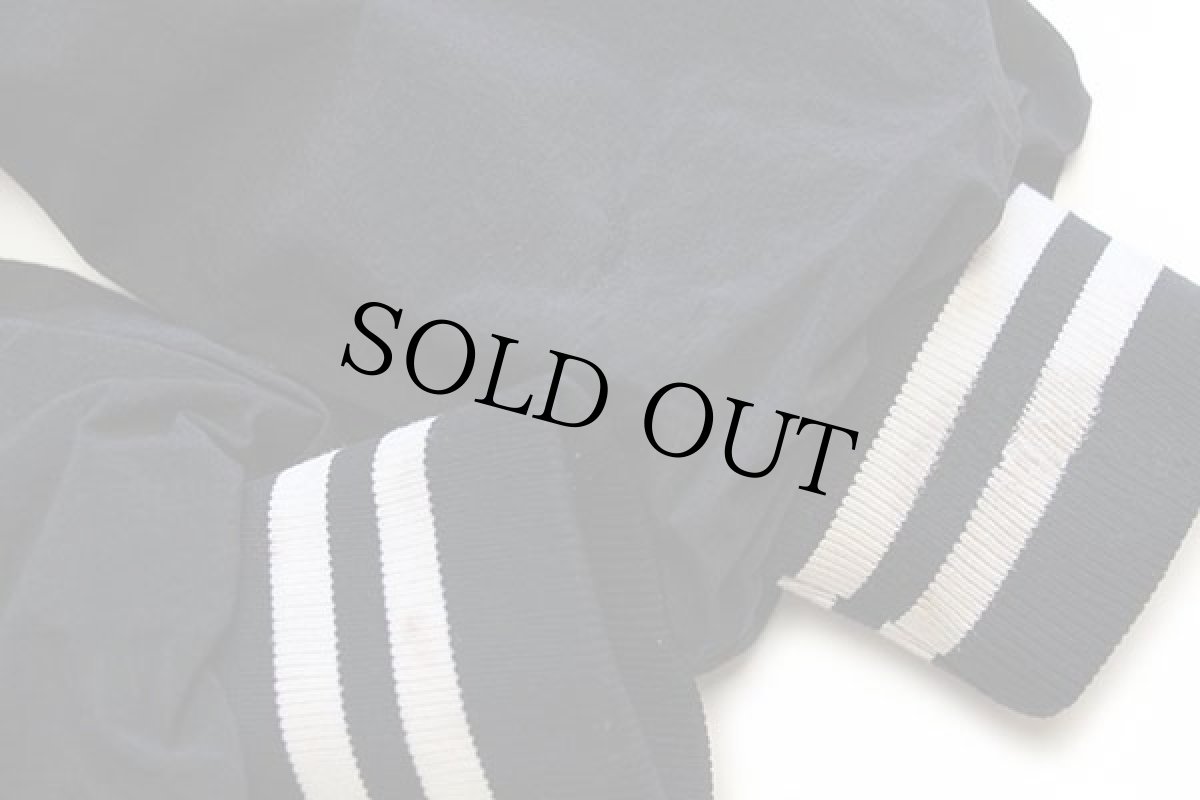 画像6: 90s USA製 BOMBERS RUGBY CLUB 刺繍 プルオーバー ナイロンパーカー 黒 2XL (6)