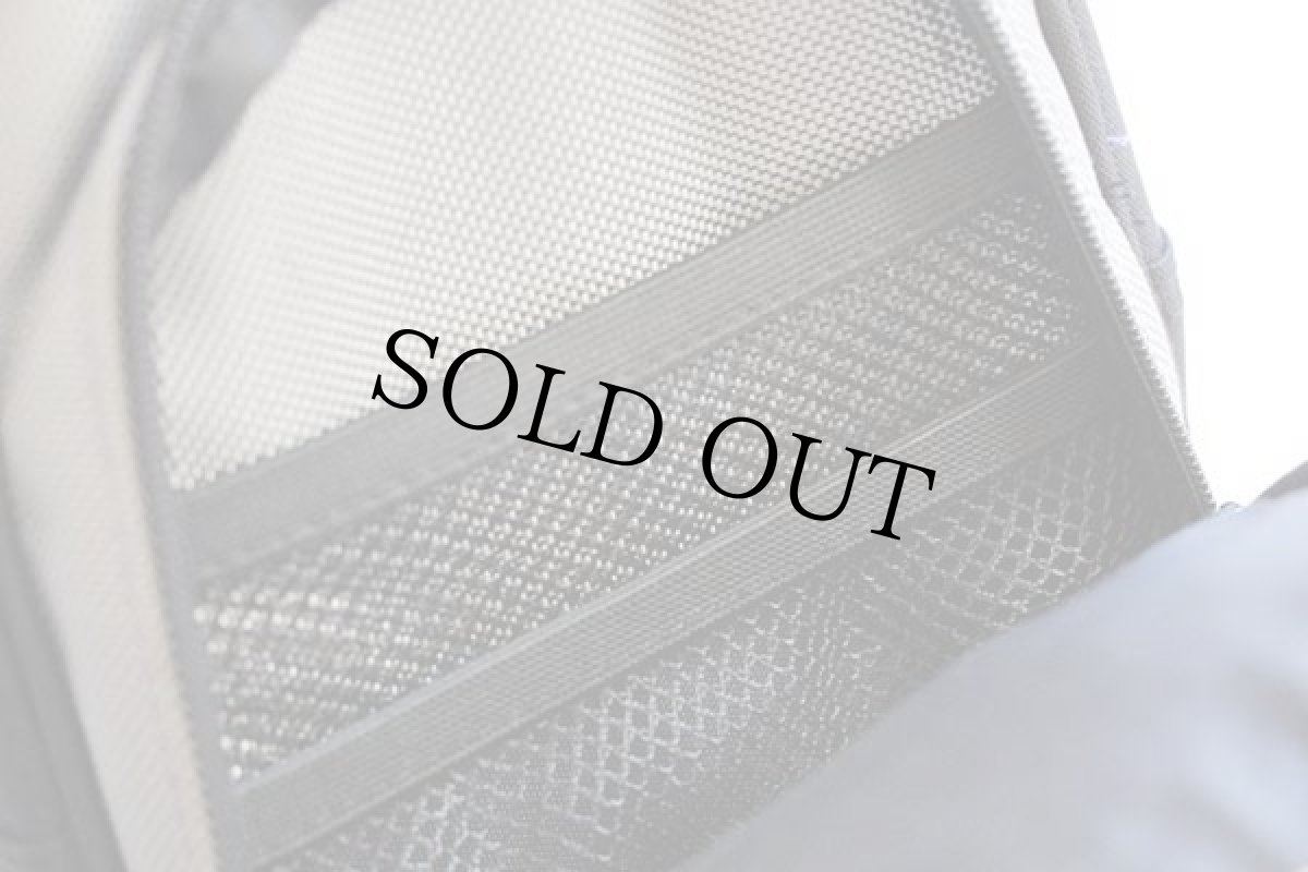 画像4: Nintendo スーパーマリオ 刺繍 ツートン 切り替え 2WAY ナイロン ゲームポーチ グレー×黒★バッグ (4)