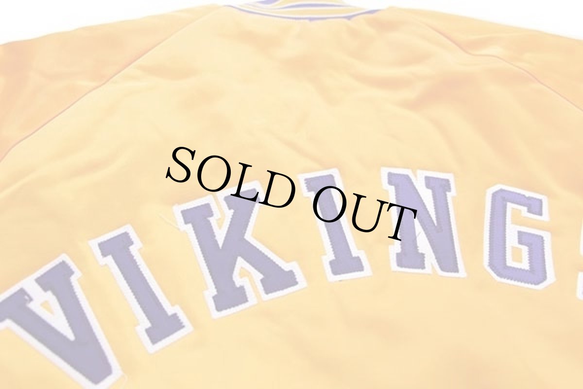 画像4: デッドストック★90s USA製 Chalk Line NFL MINNESOTA VIKINGS キルティングライナー ナイロンスタジャン 黄×紫 L (4)