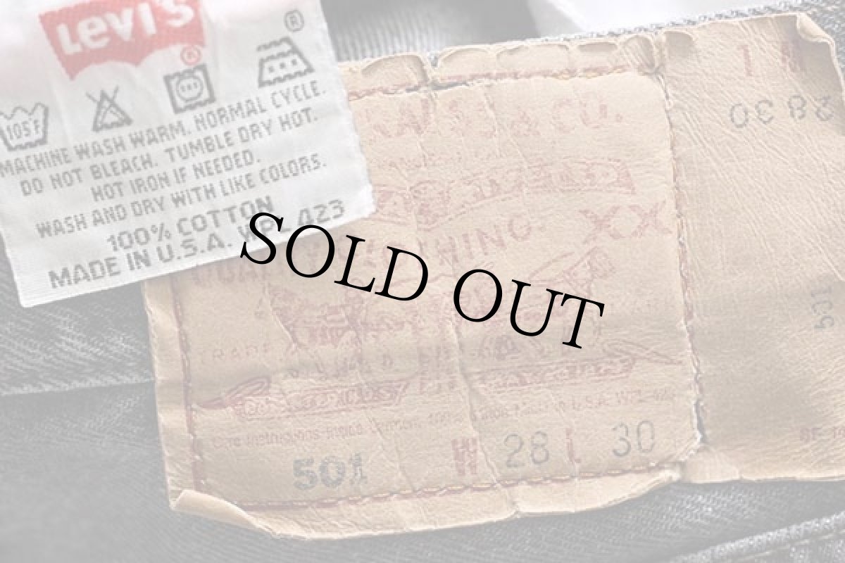 画像6: 90s USA製 Levi'sリーバイス 501 カットオフ 先染め ブラック デニムパンツ w28 (6)