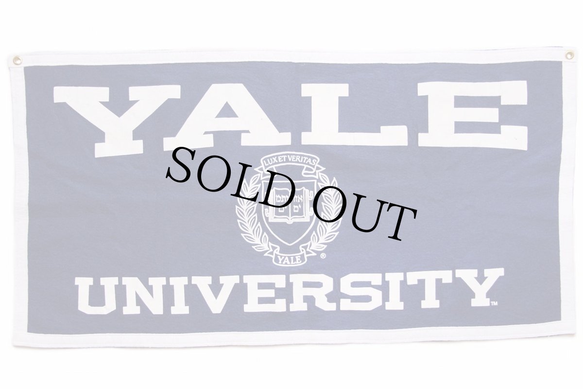 画像2: 80s USA製 Collegiate Pacific YALE UNIVERSITY フロッキープリント フェルト ペナント 紺×白 (2)
