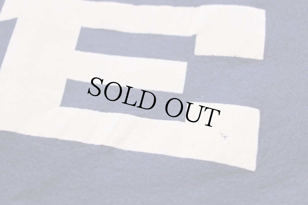 画像6: 80s USA製 Collegiate Pacific YALE UNIVERSITY フロッキープリント フェルト ペナント 紺×白 (6)