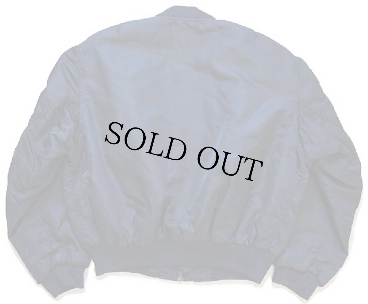 画像2: 90s イタリア製 Levi'sリーバイス MA-1タイプ ロゴ刺繍 ナイロン フライトジャケット 濃紺 M★ユーロ (2)