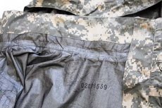 画像6: 11 米軍 U.S.ARMY ECWCS GEN3 LEVEL6 ピンズ付き UCP デジタルカモ GORE-TEXゴアテックスジャケット XS-S (6)