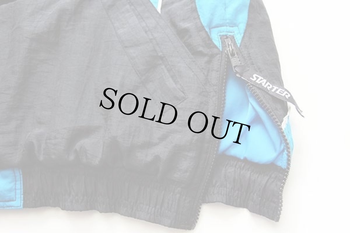 画像5: 00s STARTERスターター NFL CAROLINA PANTHERS ロゴ刺繍 プルオーバー 中綿入り ナイロンパーカー ボーイズXL (5)