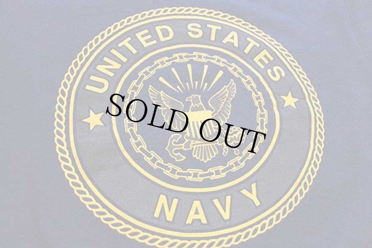 画像3: USA製 米軍 U.S.NAVY 両面リフレクタープリント 前V スウェット 紺 L (3)