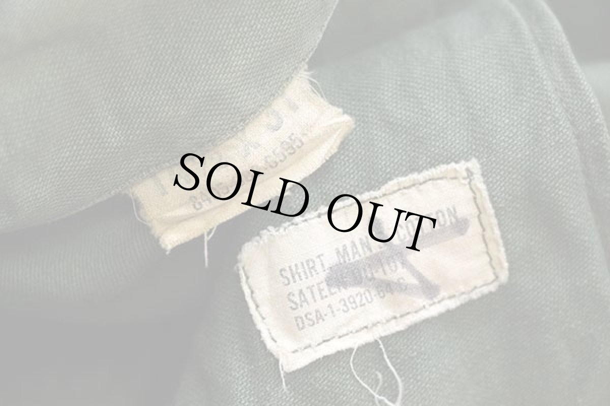 画像3: 60s 米軍 U.S.ARMY ストラップ&パッチ付き コットンサテン ユーティリティシャツ 2nd オリーブグリーン 14.5 (3)