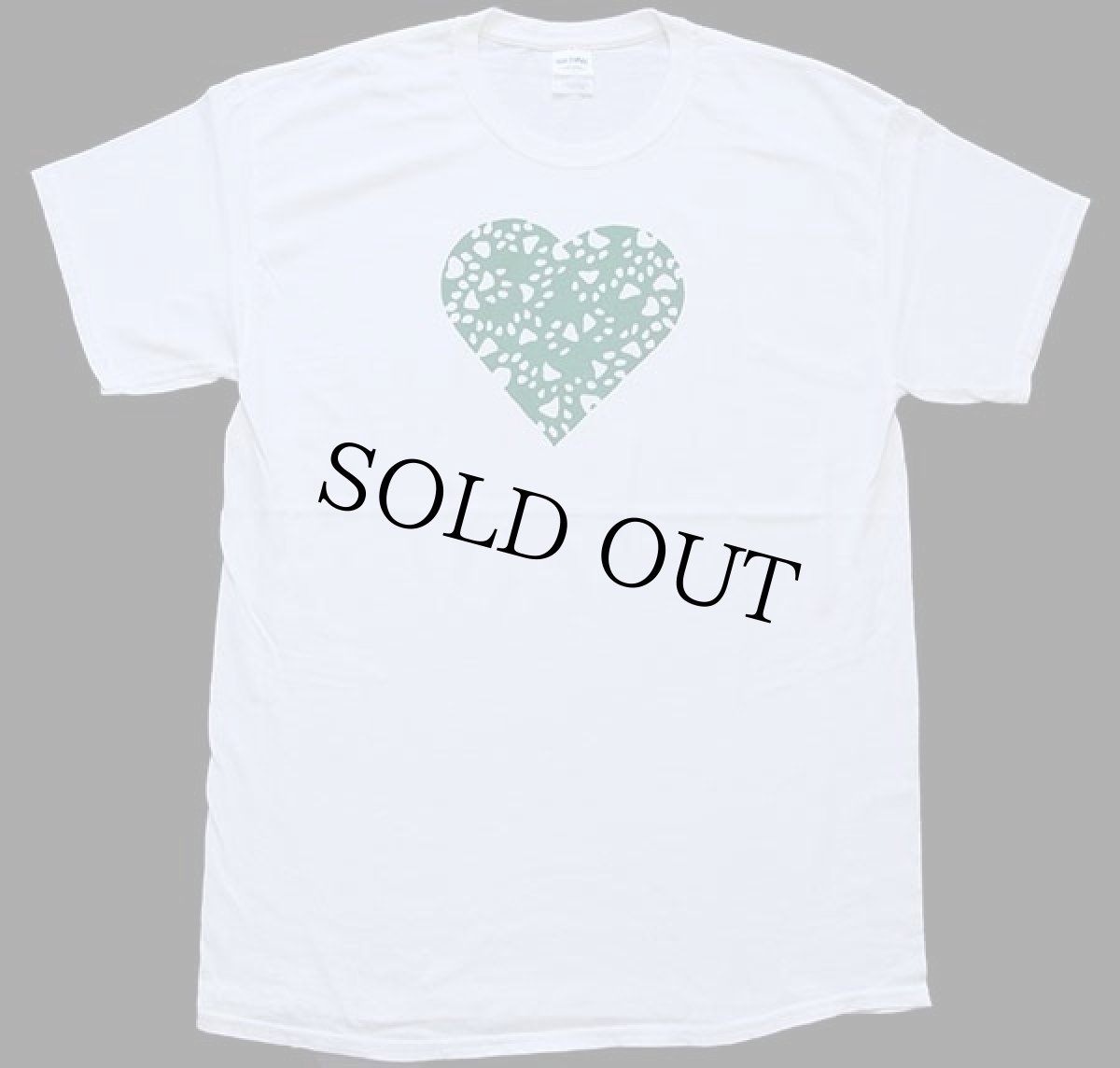 画像2: ハート 足型 アート コットンTシャツ 白 L (2)