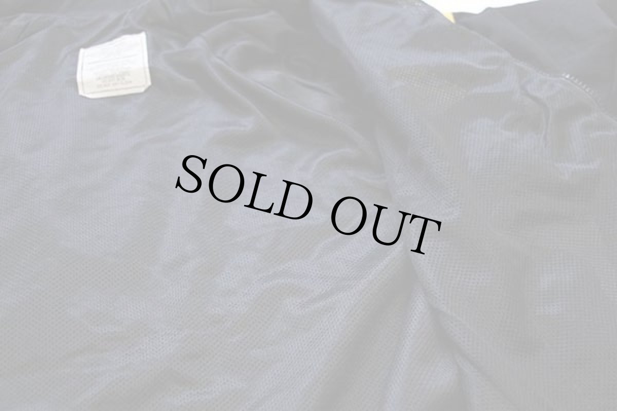 画像5: 16 米軍 U.S.ARMY APFU ロゴ刺繍 ナイロンジャケット 黒 S-S (5)