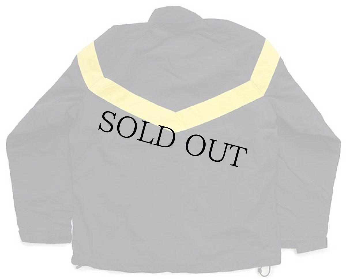 画像2: 16 米軍 U.S.ARMY APFU ロゴ刺繍 ナイロンジャケット 黒 S-S (2)