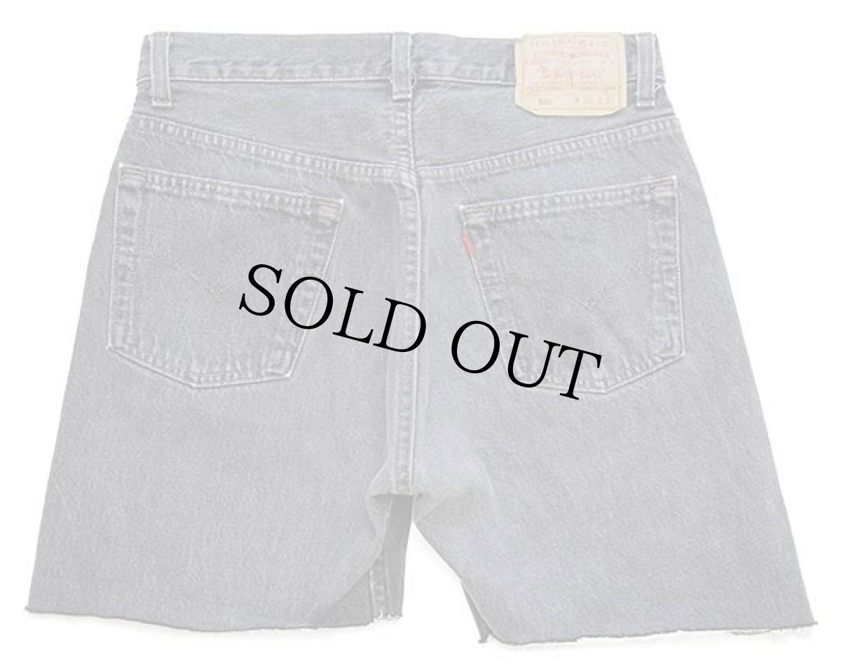 画像2: 80s USA製 Levi'sリーバイス 501 カットオフ 先染め ブラックデニム ショートパンツ w30★ショーツ (2)