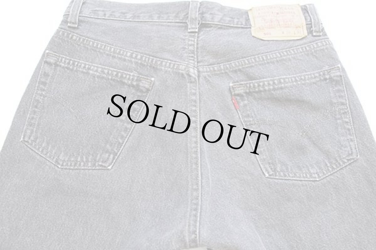 画像4: 80s USA製 Levi'sリーバイス 501 カットオフ 先染め ブラックデニム ショートパンツ w30★ショーツ (4)