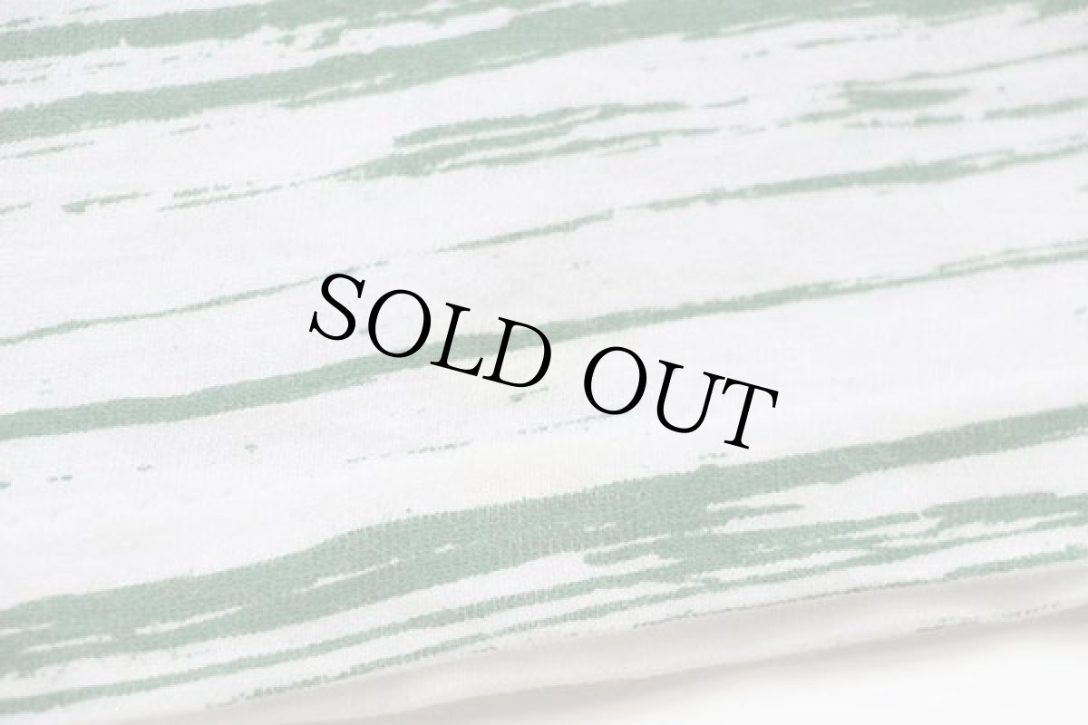 画像6: 90s USA製 UNIVERSITY OF MIAMI HURRICANS マスコット ランダムライン オールオーバープリント コットンTシャツ (6)