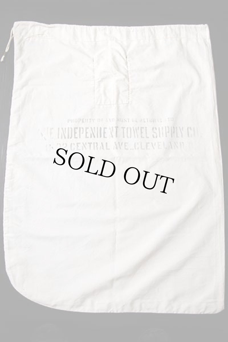 画像2: ビンテージ THE INDEPENDENT TOWEL SUPPLY CO. ステンシル ランドリーバッグ 白 (2)