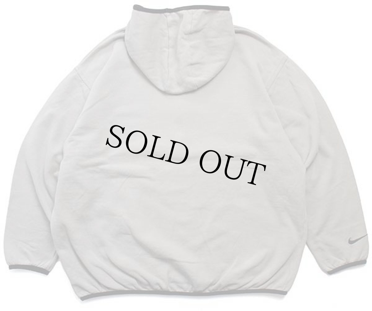 画像2: 90s NIKEナイキ ロゴ刺繍&パッチ付き ハーフジップ プルオーバー スウェットパーカー グレーベージュ XL (2)