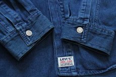 画像6: 90s Levi'sリーバイス カラーデニムシャツ 後染め 紺 XL (6)