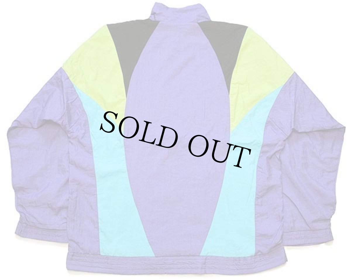 画像2: 90s adidasアディダス トレフォイル ロゴ刺繍 マルチカラー 切り替え ナイロンジャケット 蛍光 (2)