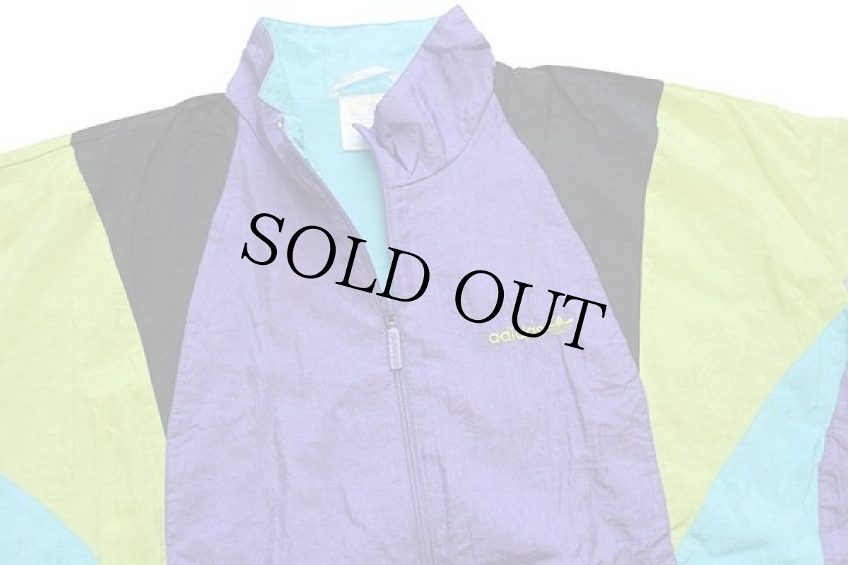 画像3: 90s adidasアディダス トレフォイル ロゴ刺繍 マルチカラー 切り替え ナイロンジャケット 蛍光 (3)