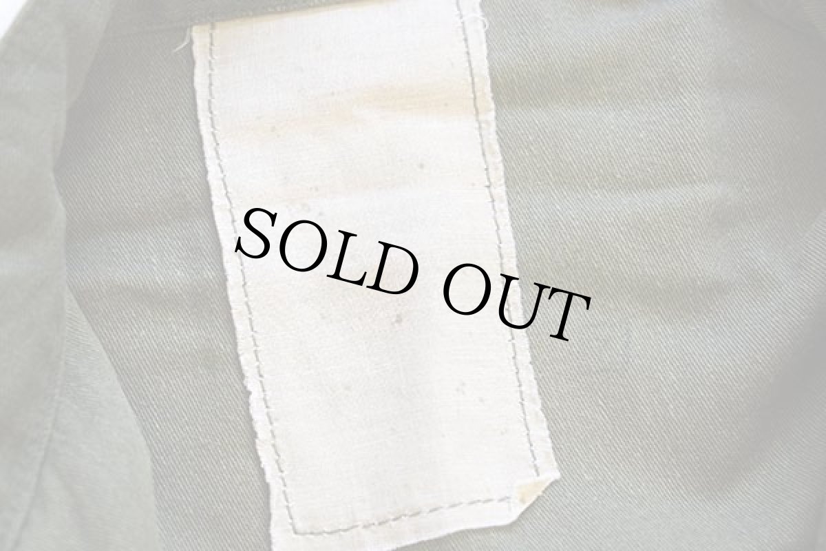 画像4: 70s 米軍 U.S.ARMY スタンドカラー コットンサテン ケミカルプロテクティブ ライナーシャツ オリーブグリーン★24 (4)