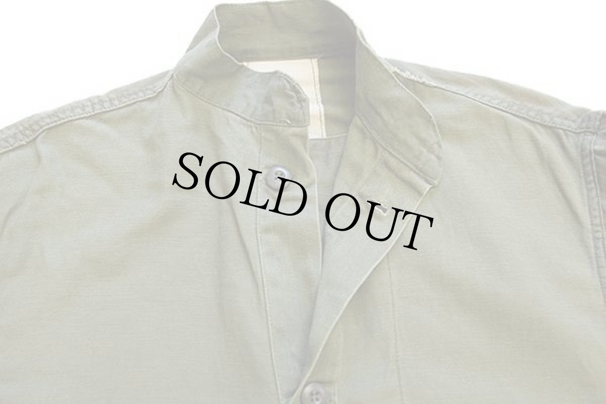 画像3: 70s 米軍 U.S.ARMY スタンドカラー コットンサテン ケミカルプロテクティブ ライナーシャツ オリーブグリーン★24 (3)