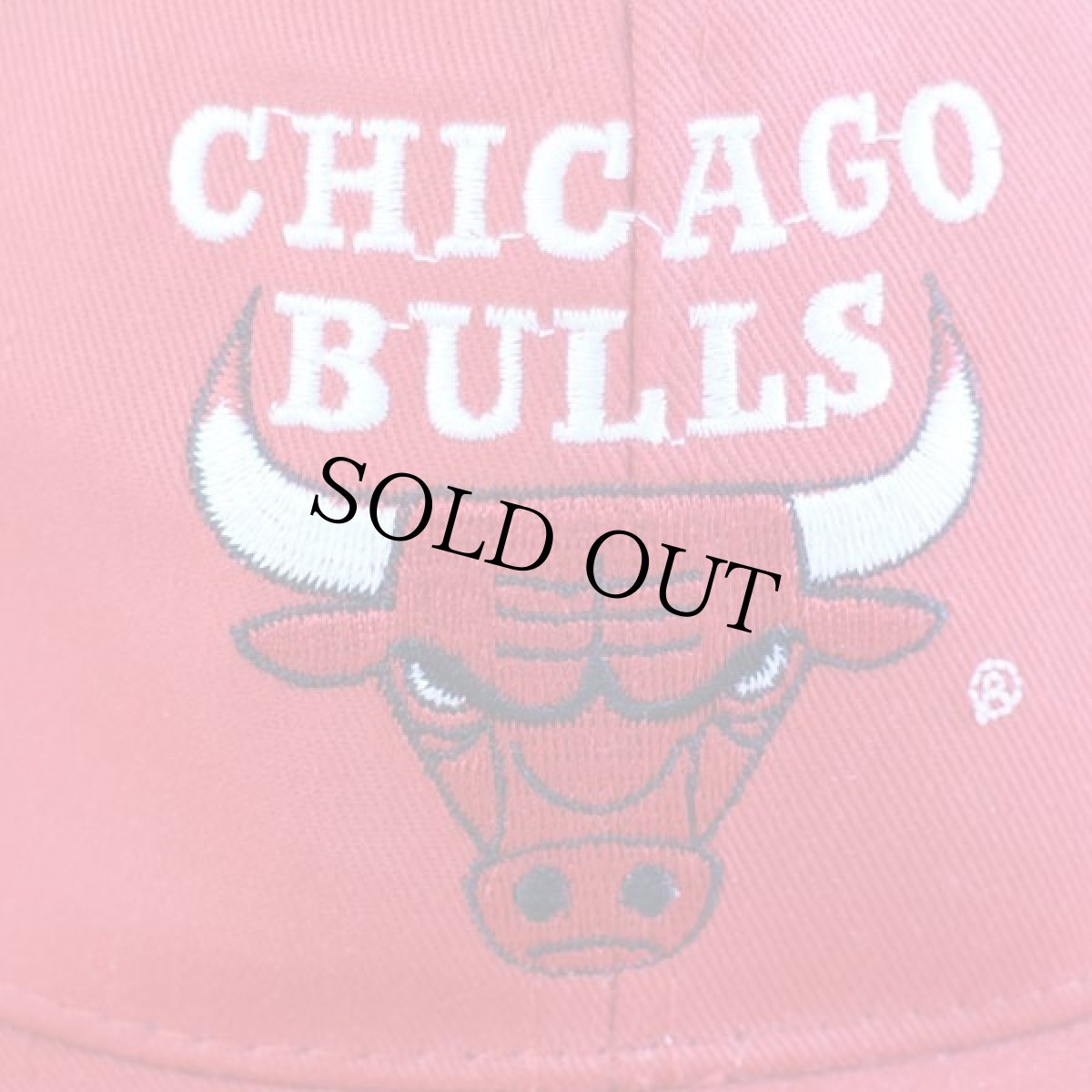 画像4: デッドストック★90s NBA CHICAGO BULLS シカゴ ブルズ ロゴ刺繍 コットンキャップ 赤 (4)