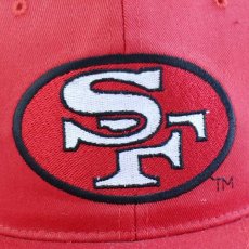画像4: デッドストック★90s NFL San Francisco 49ers ロゴ刺繍 コットンキャップ 赤 (4)