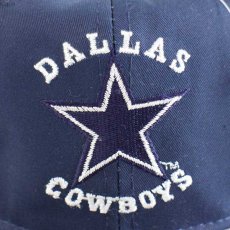 画像4: デッドストック★90s NFL DALLAS COWBOYS ロゴ刺繍 ツートン キャップ 紺×グレー (4)