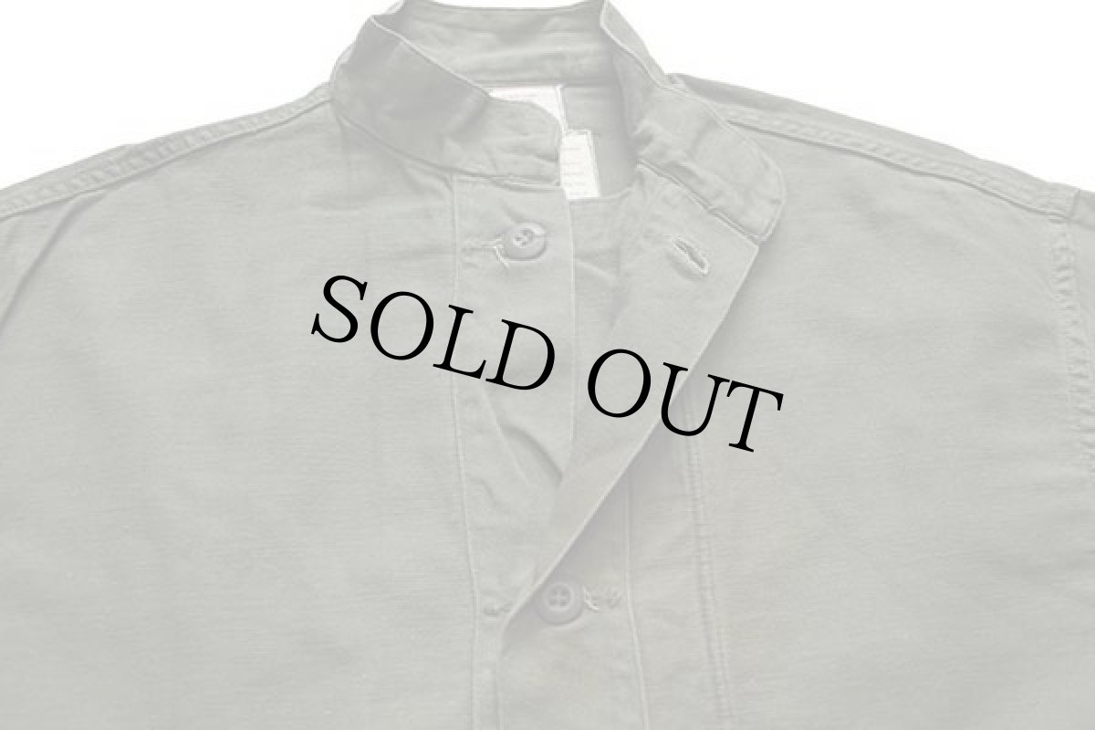 画像3: 70s 米軍 U.S.ARMY スタンドカラー コットンサテン ケミカルプロテクティブ ライナーシャツ オリーブグリーン M★08 (3)