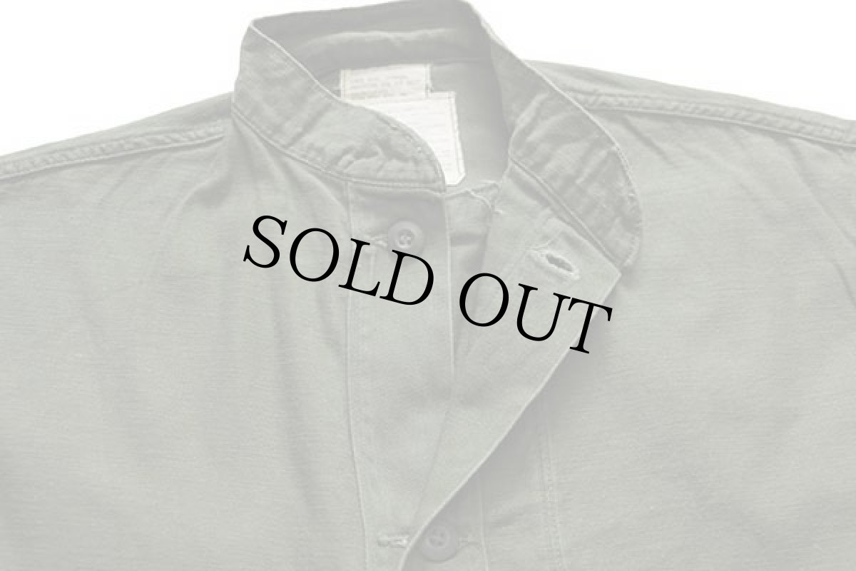 画像3: 70s 米軍 U.S.ARMY スタンドカラー コットンサテン ケミカルプロテクティブ ライナーシャツ オリーブグリーン M (3)