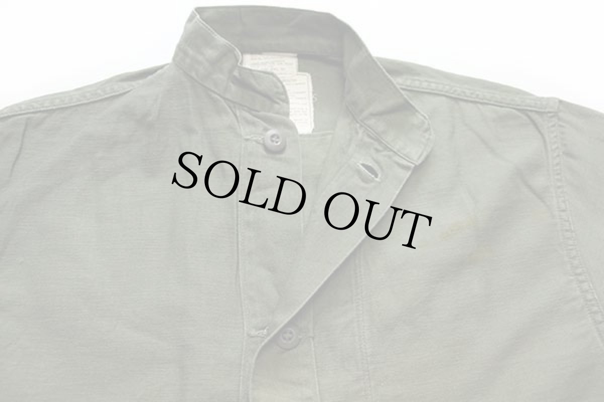 画像3: 70s 米軍 U.S.ARMY スタンドカラー コットンサテン ケミカルプロテクティブ ライナーシャツ オリーブグリーン M★02 (3)