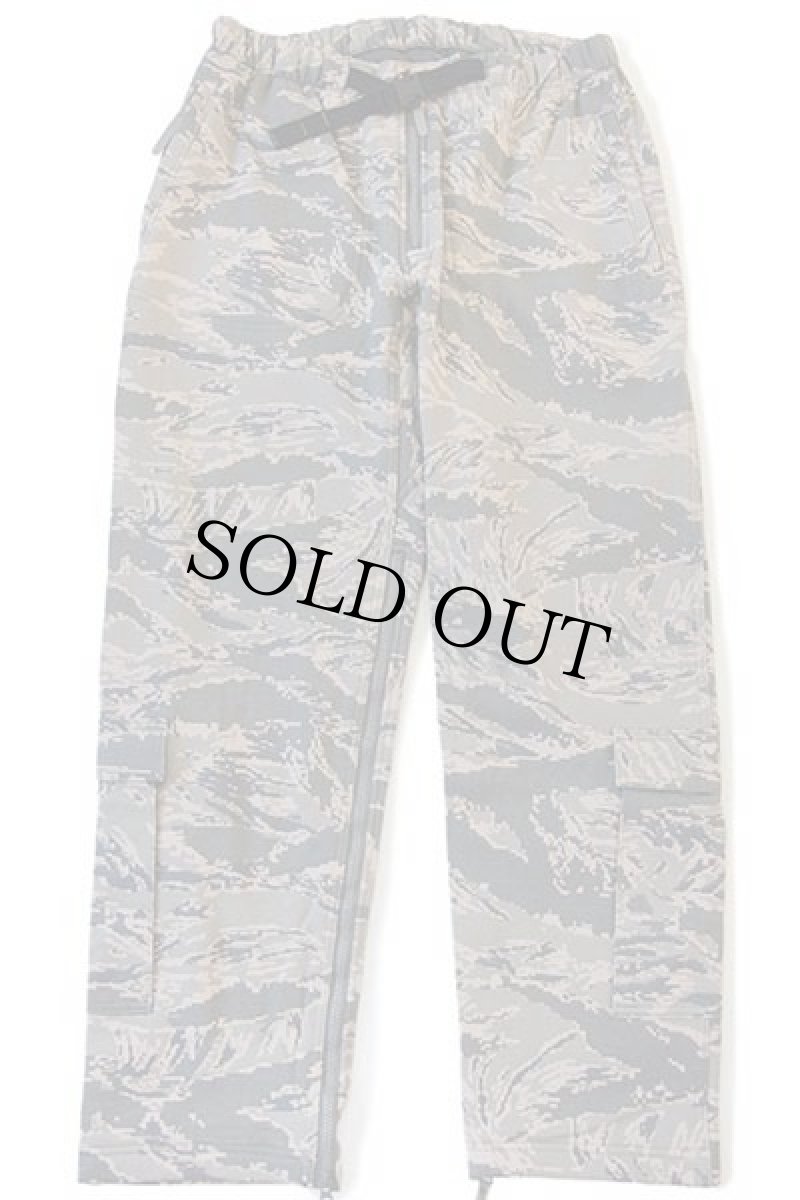 画像2: デッドストック★00s USA製 MASSIF ABU デジタル タイガーカモ ELEMENTS NOMEX ソフトシェルパンツ M (2)