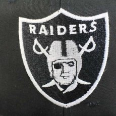 画像4: 90s NFL RAIDERSレイダース ロゴ刺繍 キャップ 黒 (4)