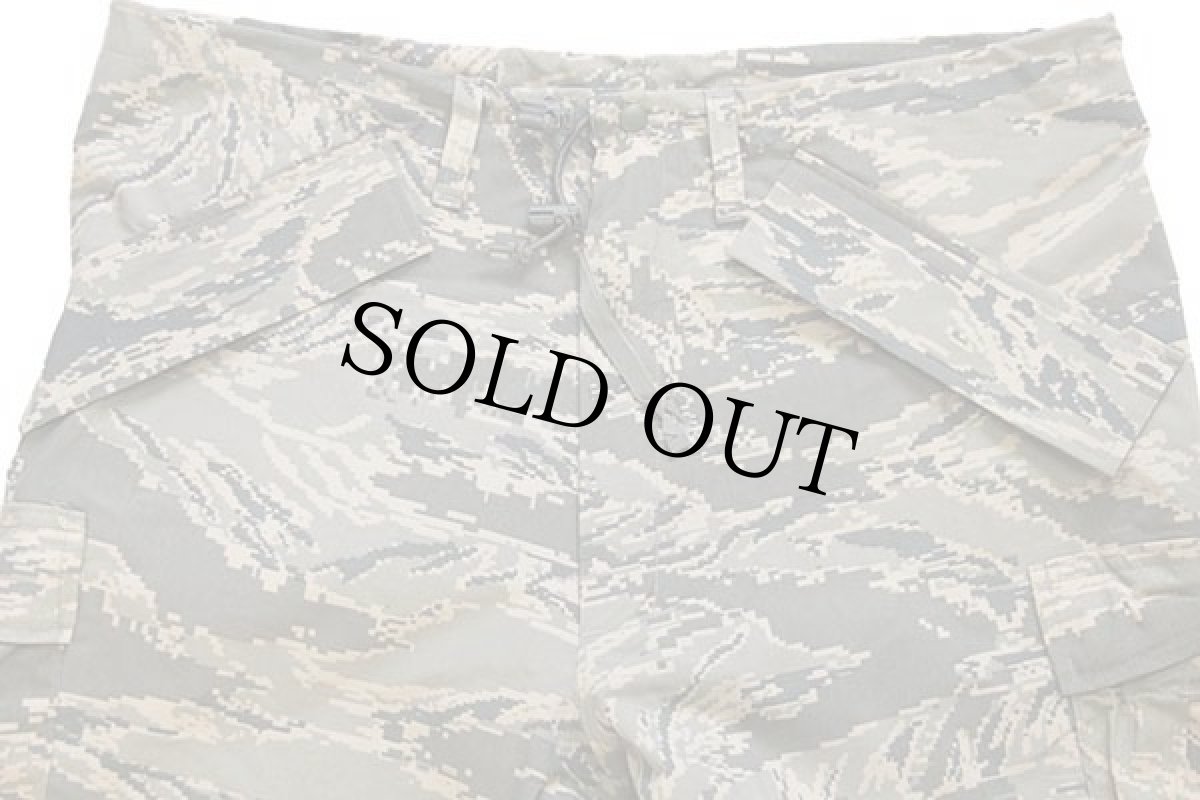 画像4: 00s 米軍 USAF APECS ABU デジタル タイガーカモ GORE-TEXゴアテックス ナイロン カーゴ オーバーパンツ M-R (4)