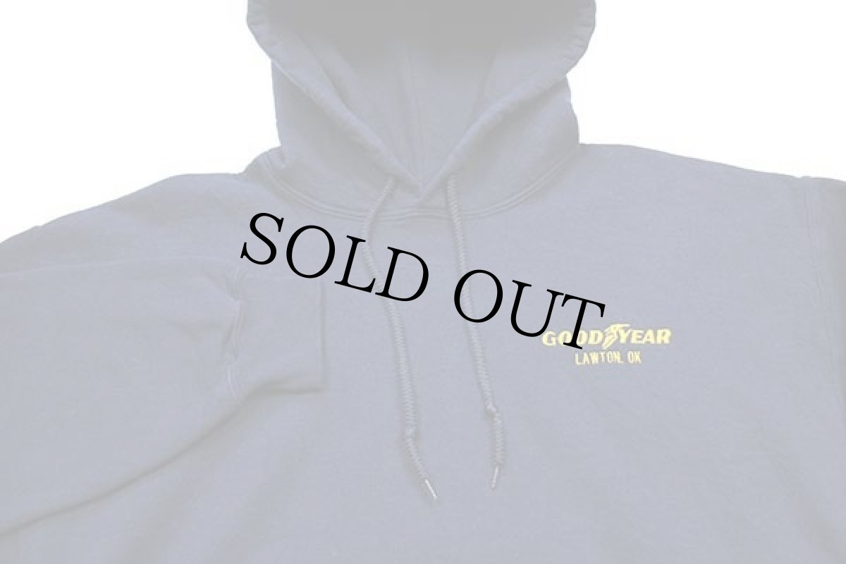 画像3: GOODYEAR LAWTON,OK 刺繍 スウェットパーカー 紺 L (3)