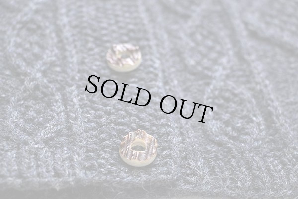 画像5: UNKNOWN ノーカラー ケーブル編み 鹿角ボタン チロリアン ウール ハンドニット ベスト カーディガン ミックス (5)