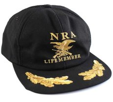 画像1: 80s USA製 NRA LIFE MEMBER 刺繍 金モール 装飾 キャップ 黒 (1)