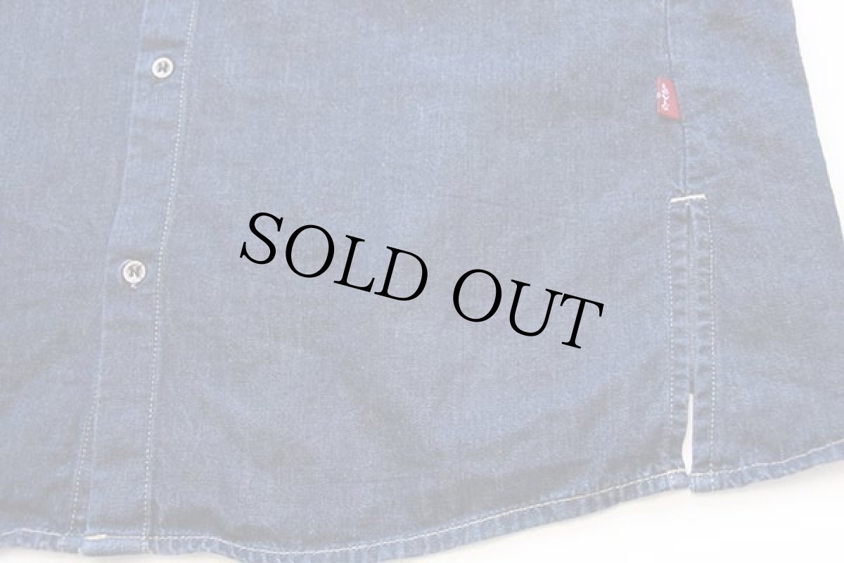 画像6: 00s Levi'sリーバイス ENGINEERED JEANS サンプル 立体裁断 ボタンダウン デニムシャツ L★ユーロ (6)