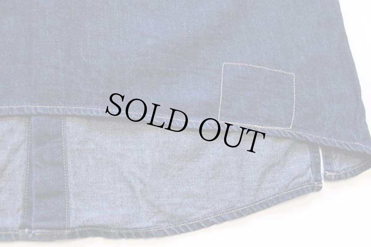 画像7: 00s Levi'sリーバイス ENGINEERED JEANS サンプル 立体裁断 ボタンダウン デニムシャツ L★ユーロ (7)