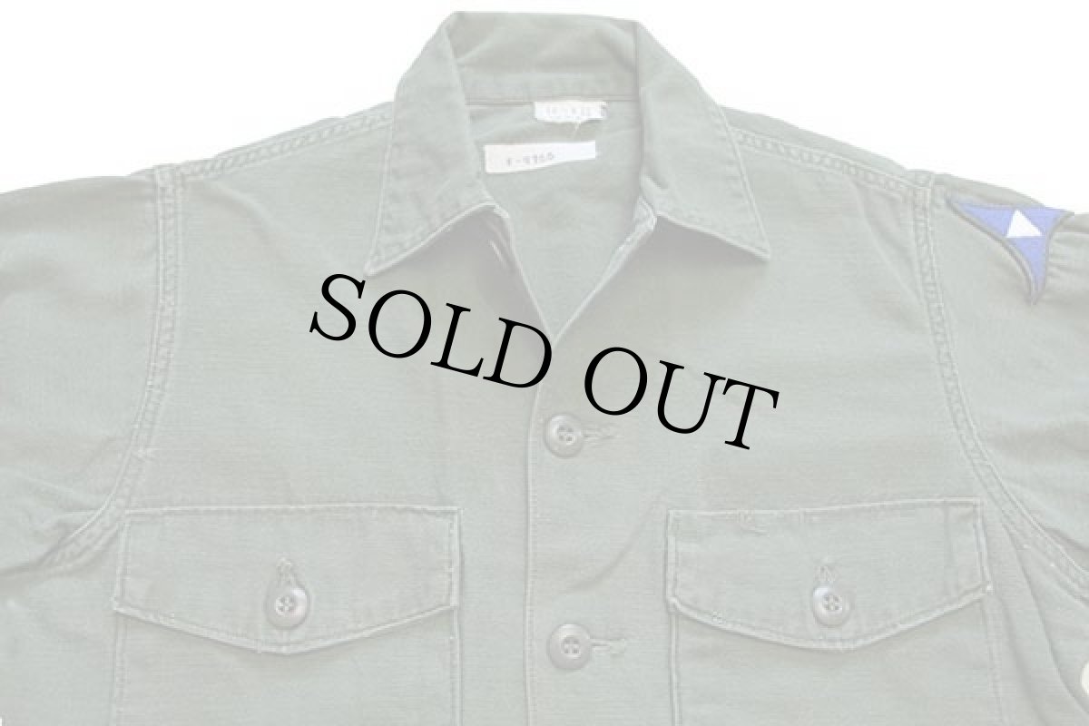 画像3: 60s 米軍 U.S.ARMY パッチ付き コットンサテン ユーティリティシャツ オリーブグリーン 14.5 (3)