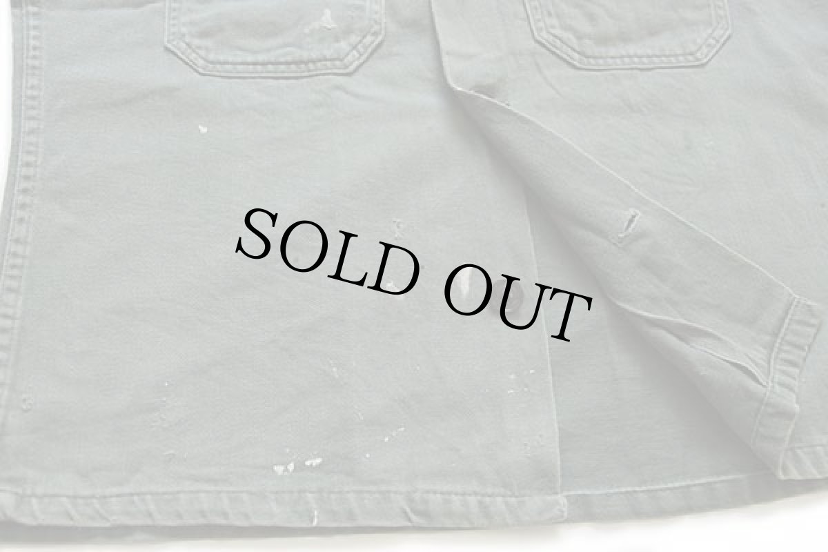 画像5: 60s 米軍 U.S.ARMY パッチ付き コットンサテン ユーティリティシャツ ボロ ペンキ飛び オリーブグリーン (5)