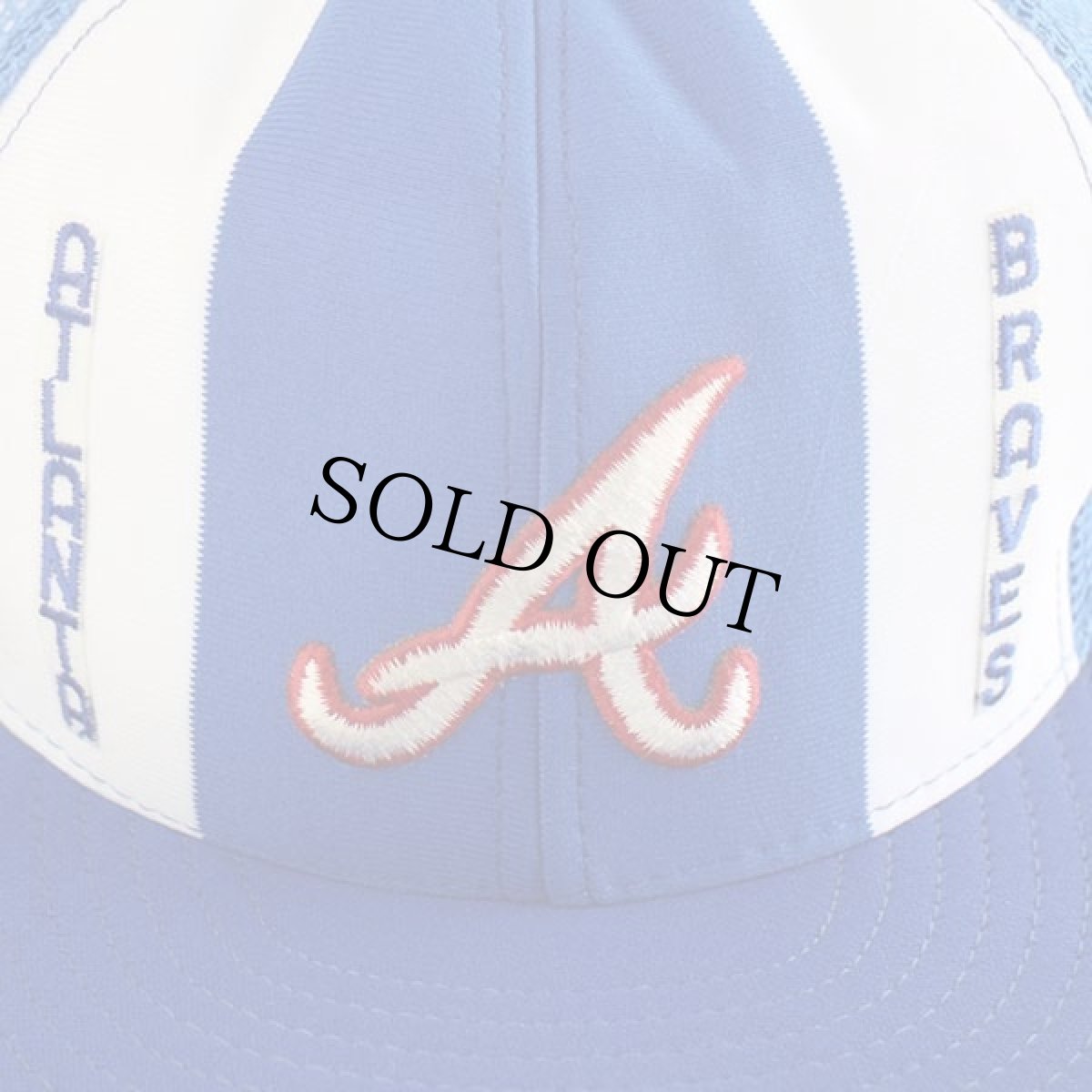 画像4: 80s USA製 MLB ATLANTA BRAVES ロゴ パッチ付き ツートン 切り替え メッシュキャップ 青×白 L (4)
