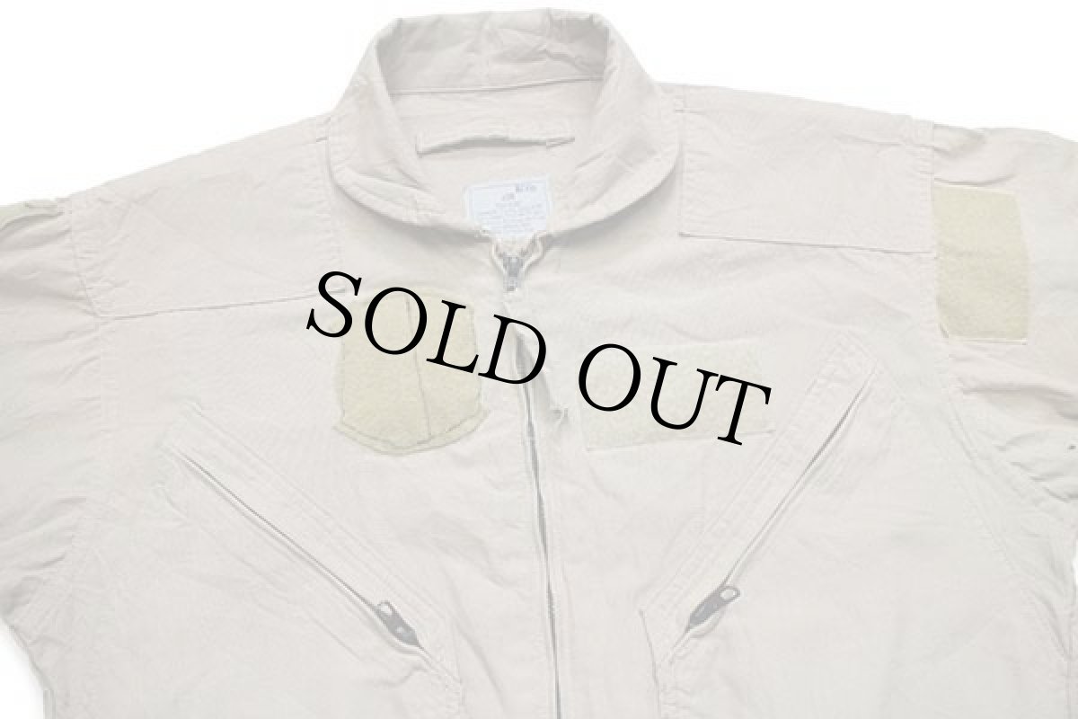 画像4: 12 米軍 CWU-27/P カバーオール NOMEX フライトスーツ デザートタン 40R★つなぎ (4)