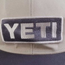 画像4: YETI ロゴ パッチ付き ツートン 切り替え メッシュキャップ ベージュ×グレー (4)