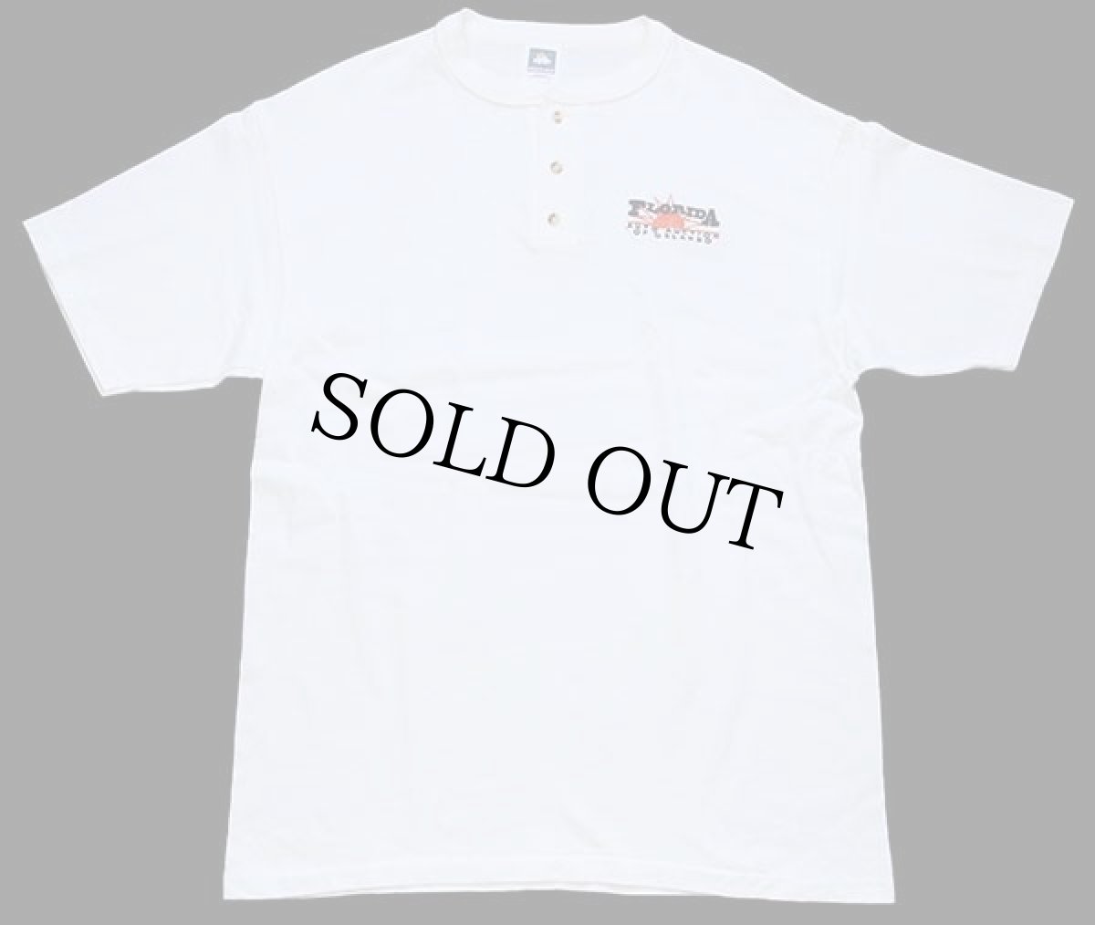 画像2: 90s USA製 FLORIDA AUTO AUCTION OF ORLANDO 太陽 刺繍 ヘンリーネック コットンTシャツ 生成り L (2)