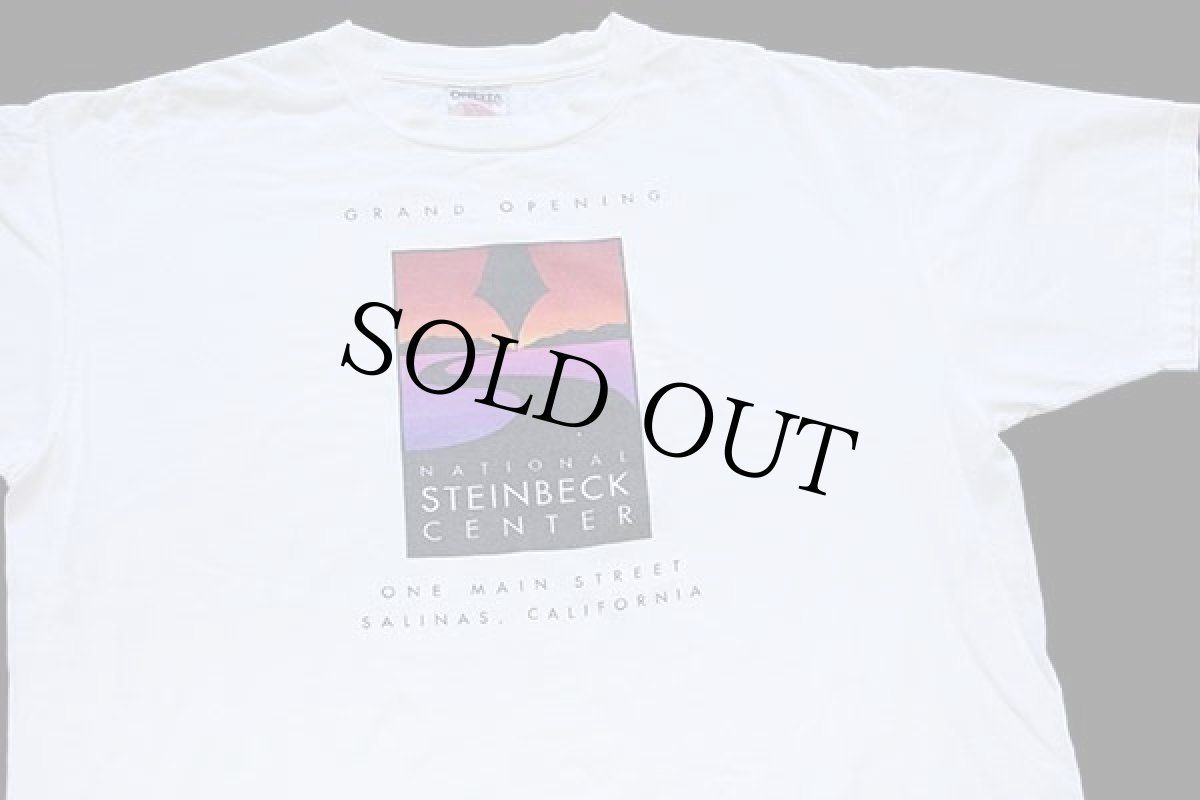 画像1: 90s GRAND OPENING NATIONAL STEINBECK CENTER アート コットンTシャツ 白 XL (1)