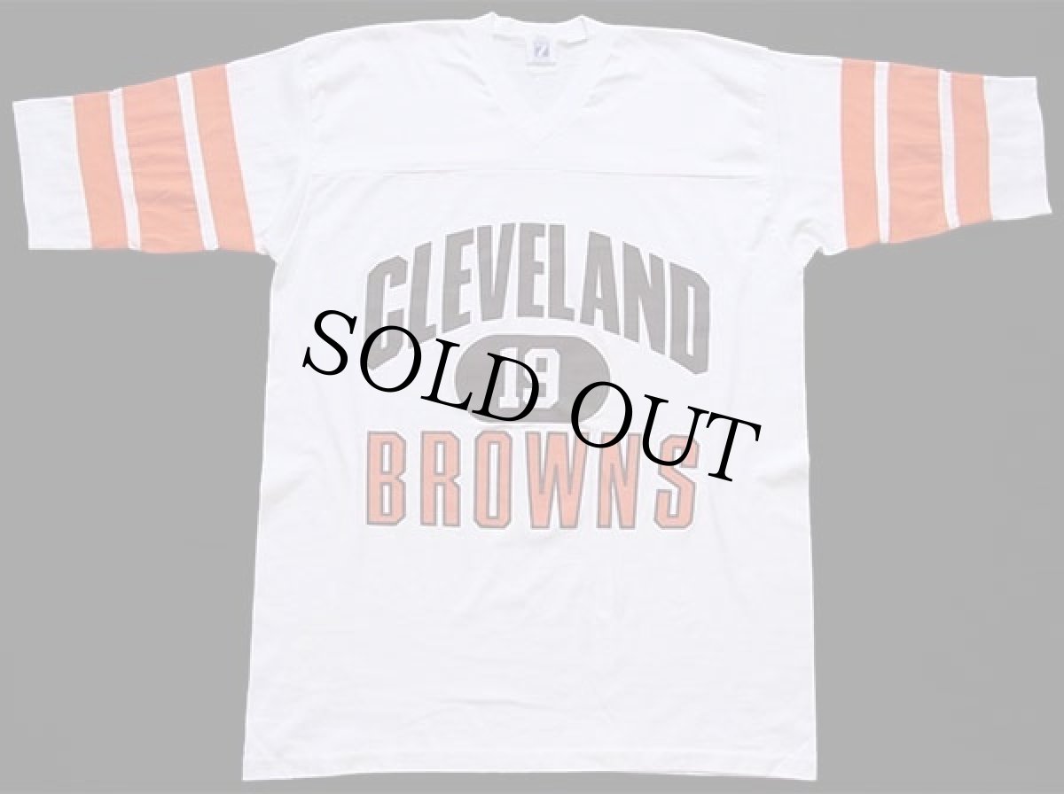 画像1: 80s USA製 LOGO7 NFL CLEVELAND BROWNS 19 三段中抜き ビッグロゴ Vネック フットボールTシャツ 白 (1)