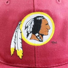 画像7: デッドストック★90s NFL Washington REDSKINS ロゴ刺繍 コットンキャップ ワインレッド (7)