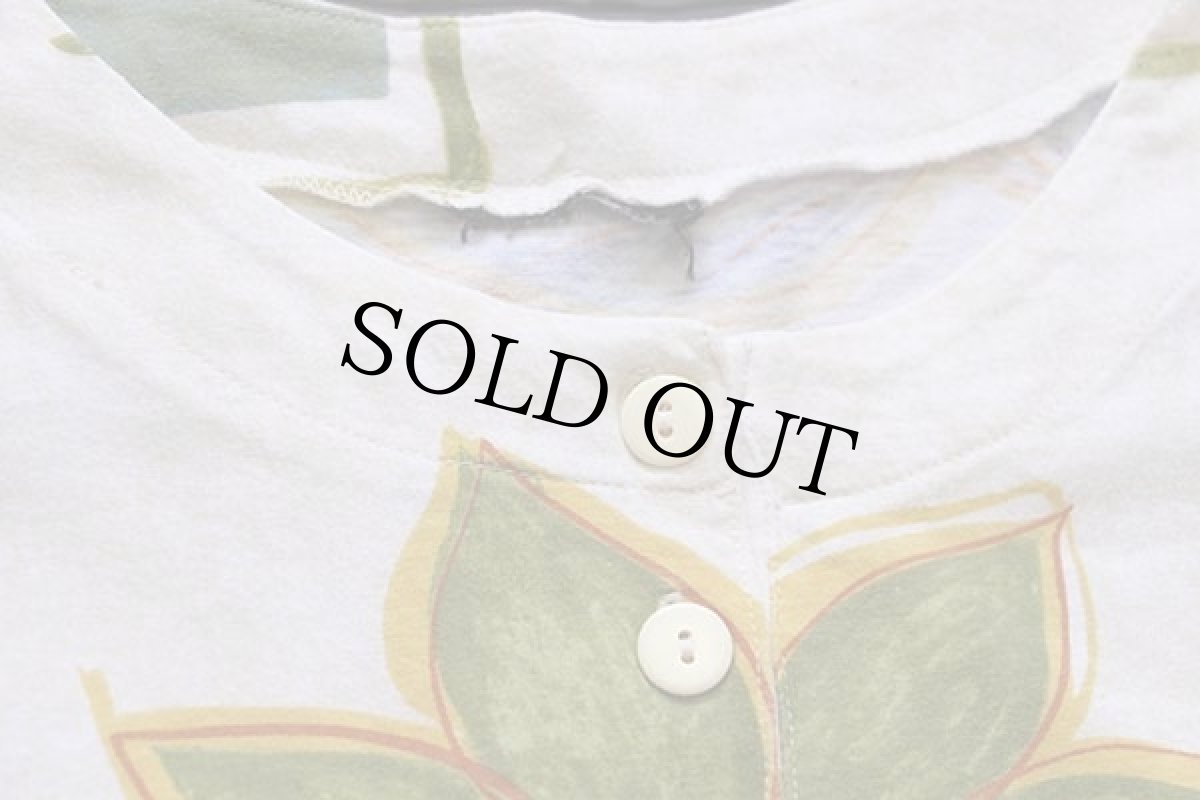 画像4: 90s UNKNOWN フラワー リーフ アート ヘンリーネック コットンTシャツ (4)