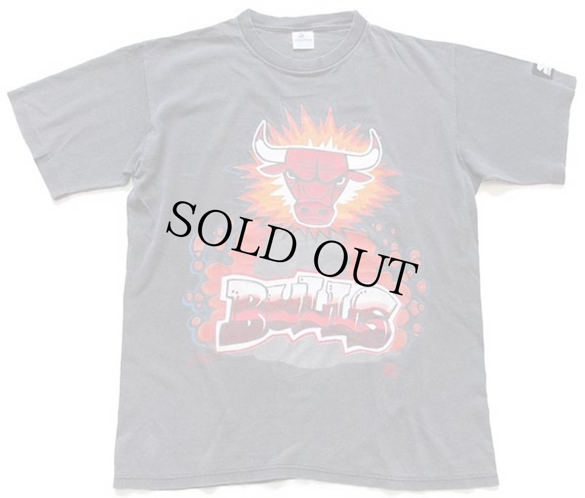 画像2: 90s USA製 STARTERスターター NBA CHICAGO BULLS シカゴ ブルズ グラフィティ コットンTシャツ 黒 フェード M (2)