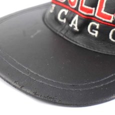 画像7: 90s NBA CHICAGO BULLS シカゴ ブルズ ロゴ刺繍 キャップ 黒 (7)